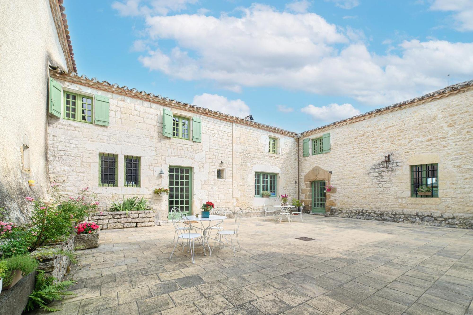 Manoir Le Moulinal47 - Vue Panoramique Otel Courbiac Dış mekan fotoğraf