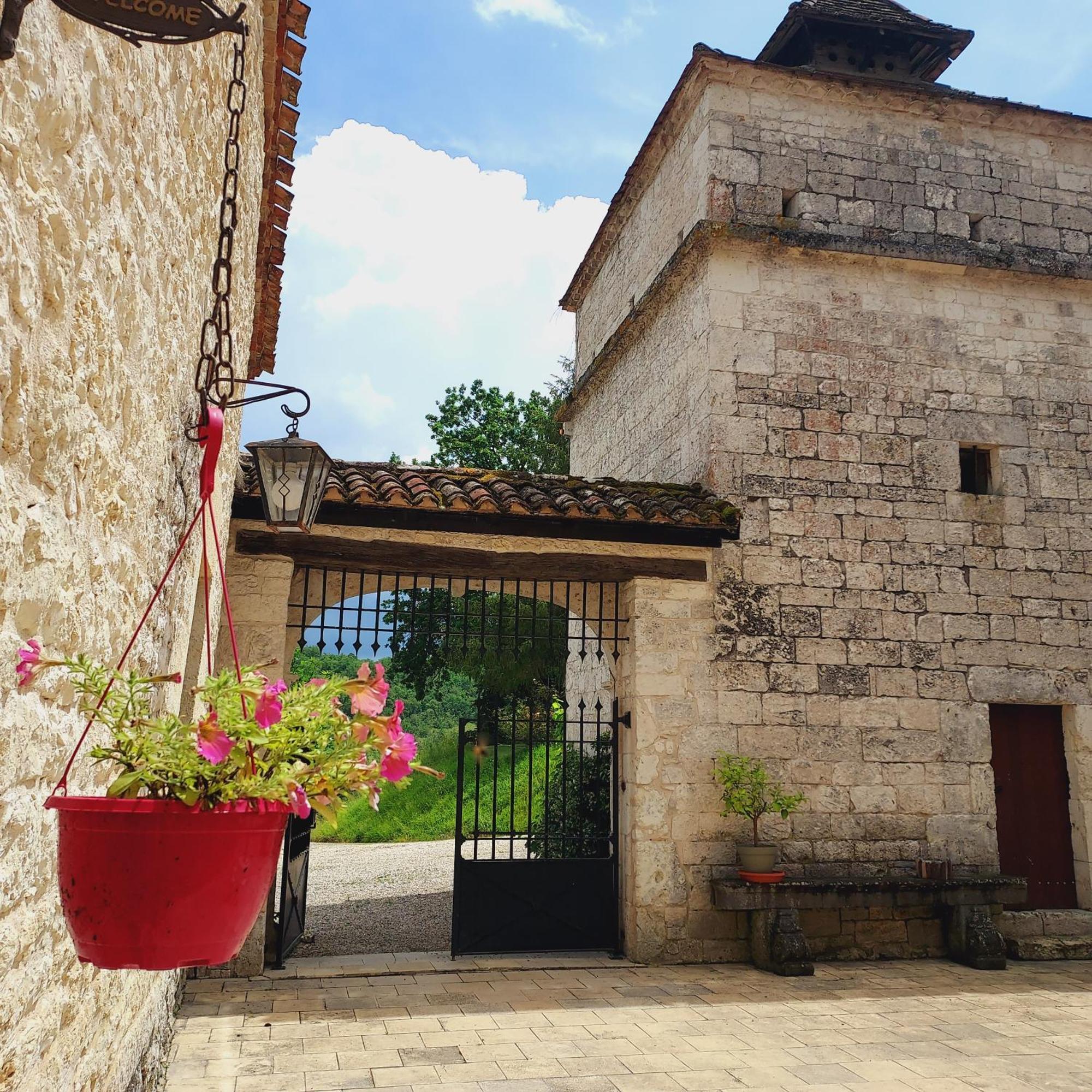 Manoir Le Moulinal47 - Vue Panoramique Otel Courbiac Dış mekan fotoğraf