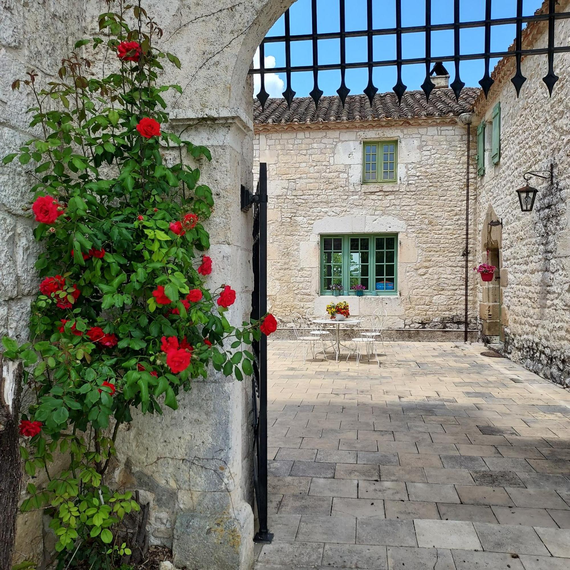 Manoir Le Moulinal47 - Vue Panoramique Otel Courbiac Dış mekan fotoğraf